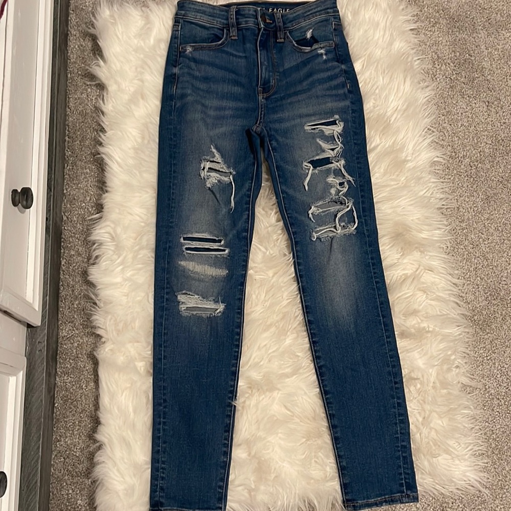 Ripped skinny jeans
